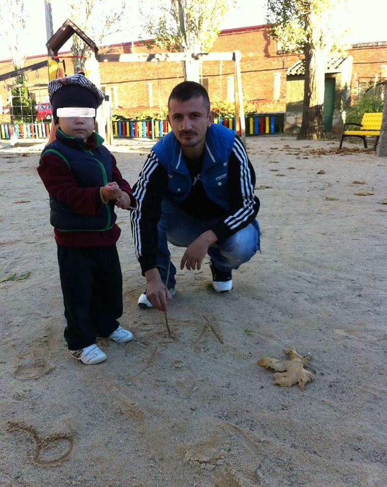 Iulian petrece mult timp cu micutul