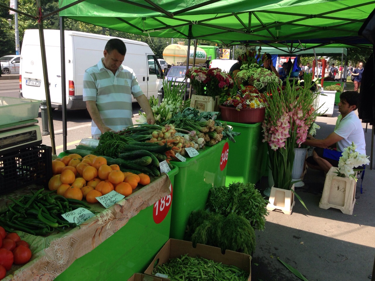 Piedone a deschis mai multe piete volante