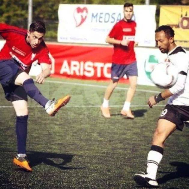 Andrei a reusit sa imbine destul de bine fotbalul cu teologia