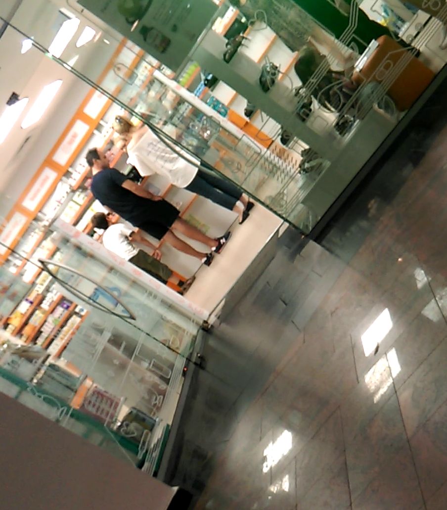 Bianca Brad, cu sotul la mall