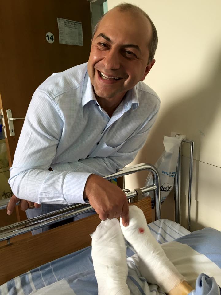 Catalin Carstoiu a operat-o pe pe sotia Ambasadorului Olandei la Bucuresti, alaturi de alti trei medici