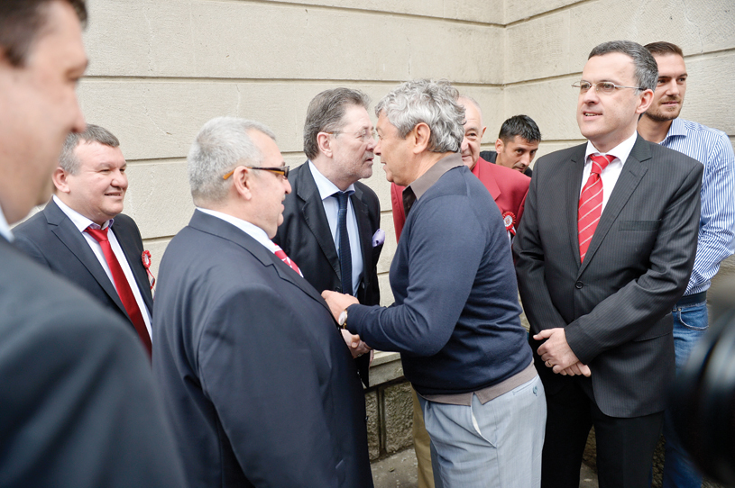 Cornel Dinu Mircea Lucescu