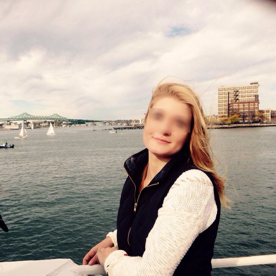 Frumoasa blonda traieste de mai multi ani in SUA