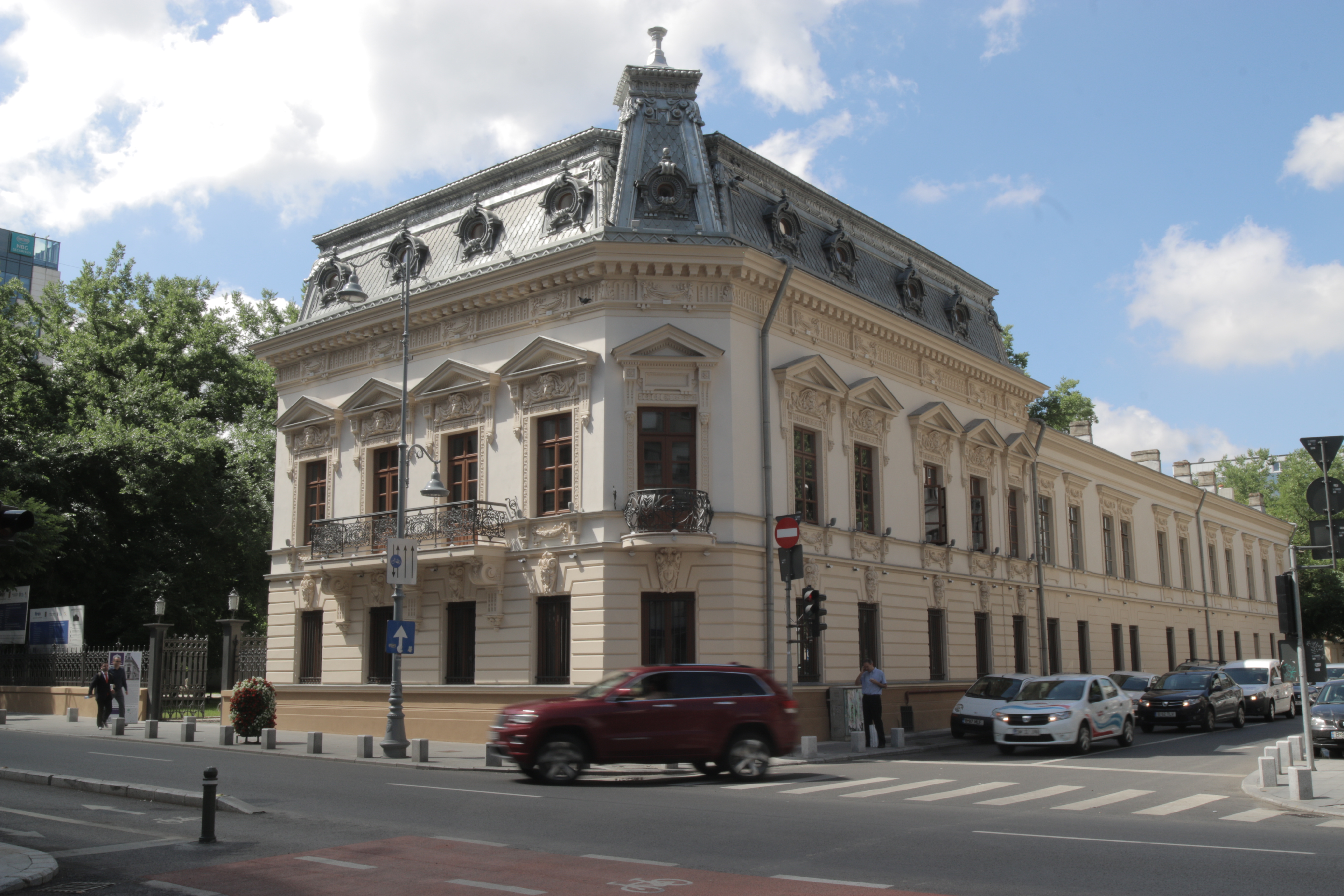 Casa Cesianu este unul dintre cele patru monumente istorice care este reabilitat de Primaria Capitalei