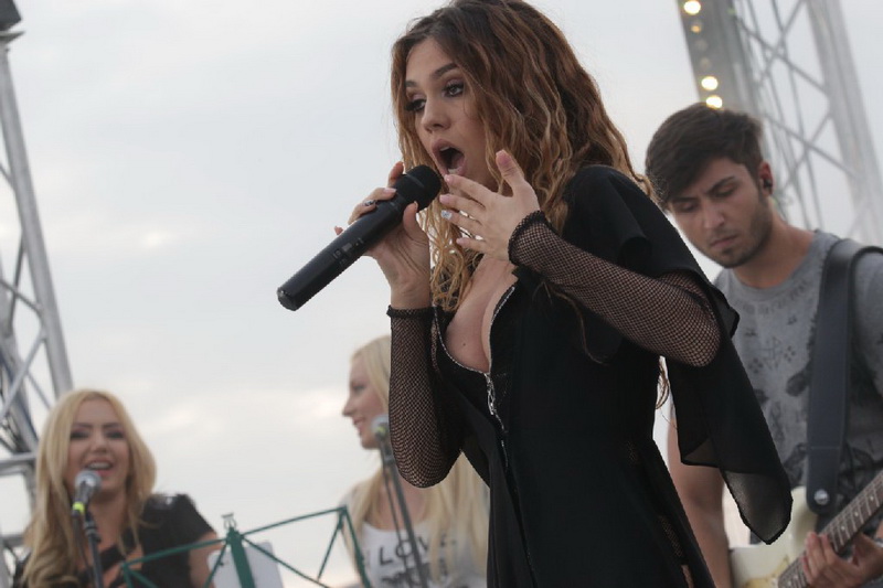 Cantareata a reusit sa atraga atentia fanilor