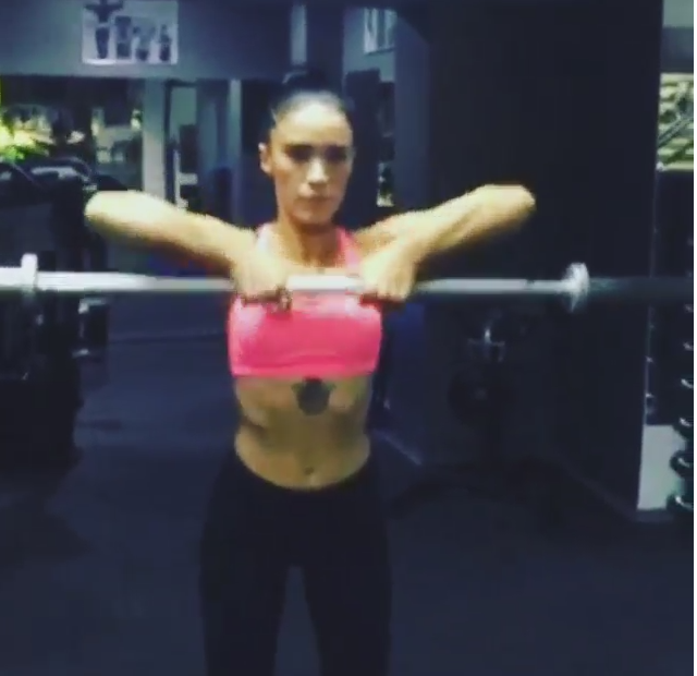 Adelina se antreneaza din greu