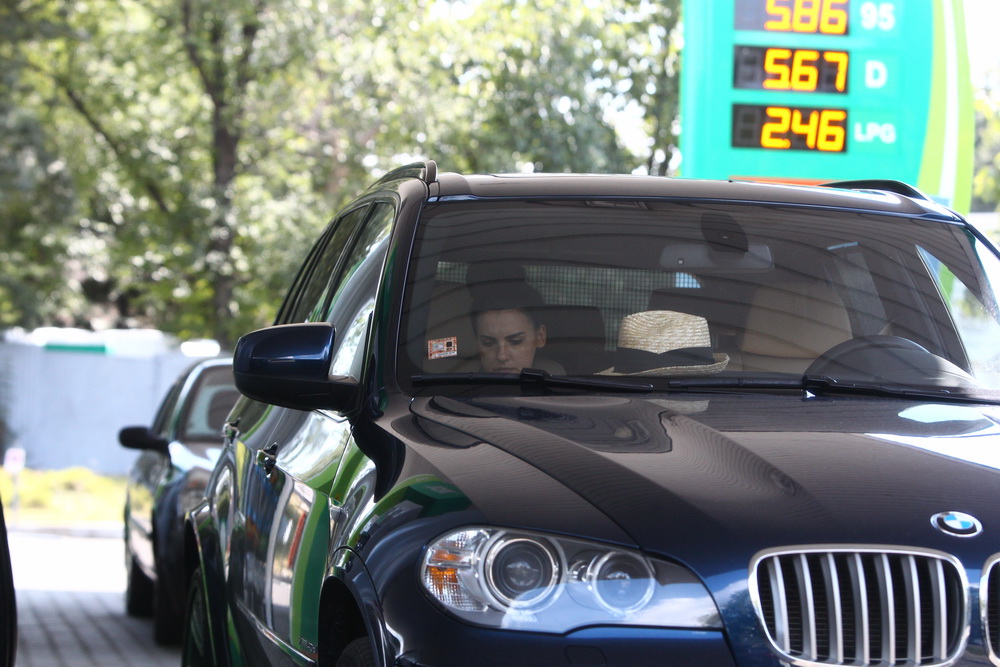 Lavinia nu parea deloc fericita ca pleaca din oras alaturi de iubitul sau