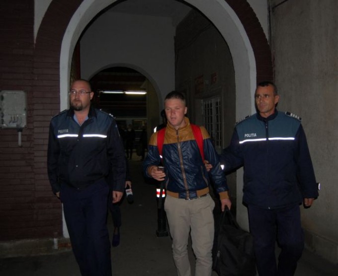 Petrica Bolboceanu este cel care i-a dat tinerei cu alcool pe fata dupa ce a lesinat, iar mai apoi a continuat sa o violeze cu salbaticie. Acest tanar reprezinta un pericol pentru societate