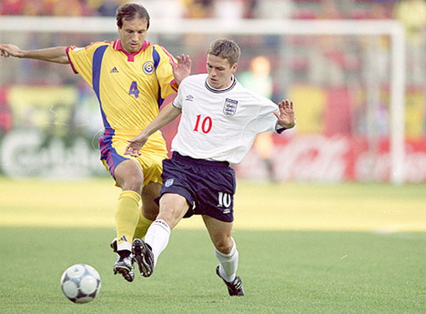 Filipescu, in duel cu Michael Owen