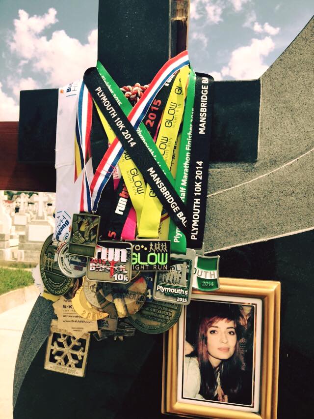 Mormantul Aurei Ion este unul dintre cele mai ingrijite din cimitirul Ghencea Militar