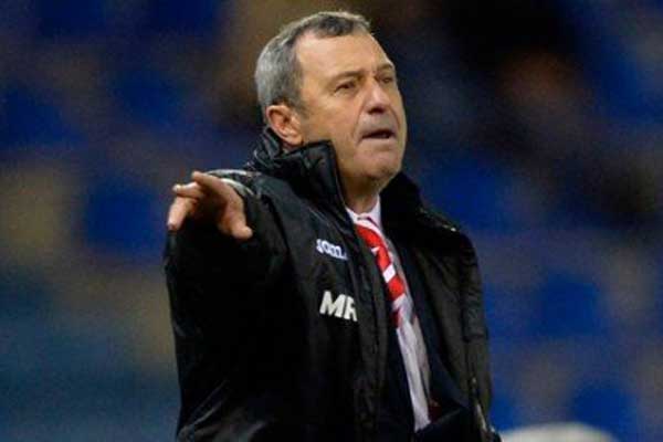 Mircea Rednic iubeste cainii fara stapan