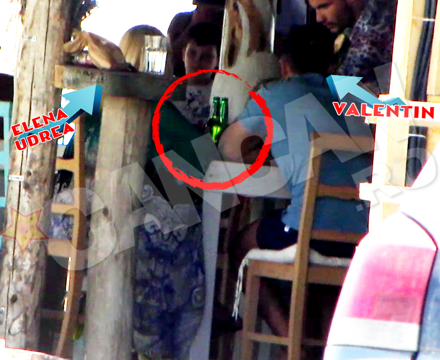 Chelnerul ii aduce fostului ministru a doua sticla de bere