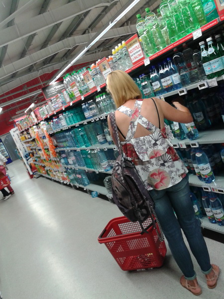 Sotia cantaretului Marcel Pavel este foarte atenta la ce pune in cos