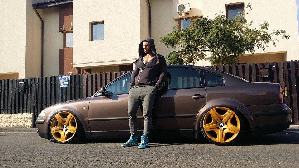 Atunci cand nu face diete personalizate, Theo este pasionat de masini tunate