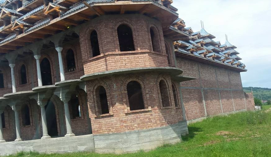 Palatul nu este inca terminat