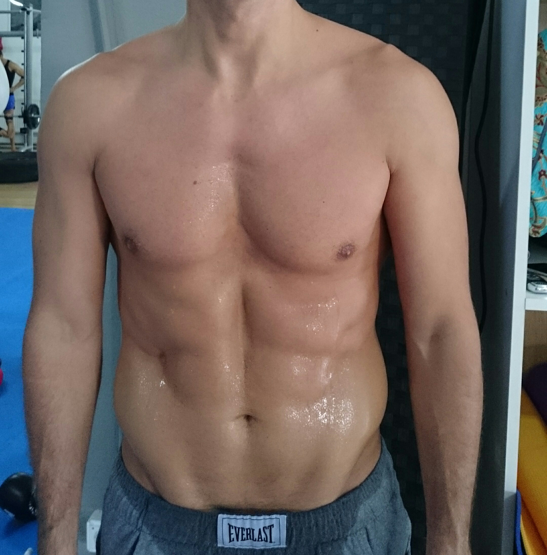 Mircea Badea a spus ca nu merge la sala de forta si nu tine dieta