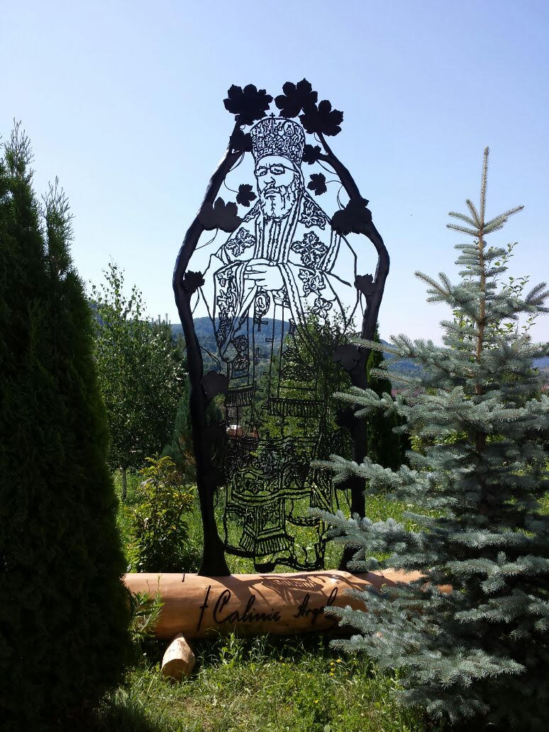 Se pare ca preotul s-a ocupat personal de constructia lacasului de cult