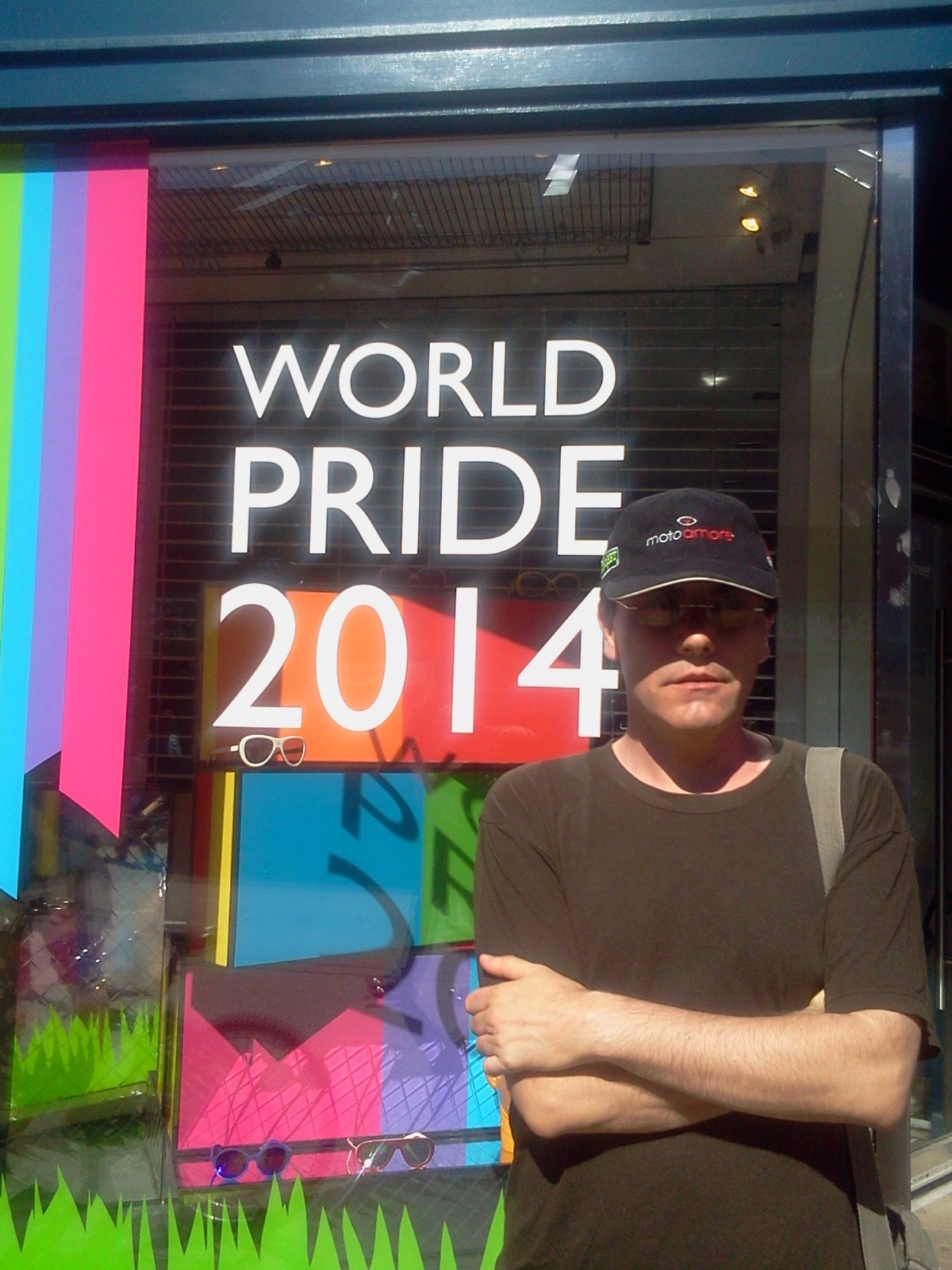 Fostul bancher este platit foarte bine pentru filmele sale