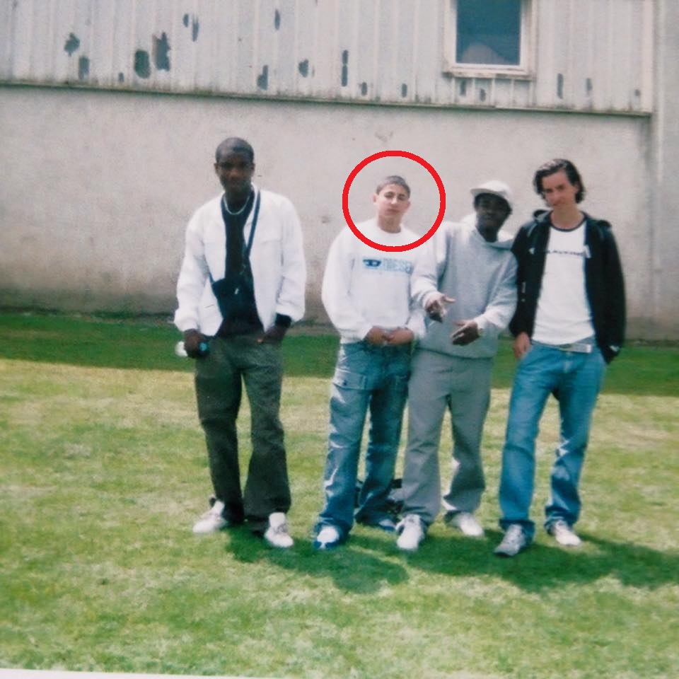 Hamroun a locuit in suburbia Parisului, acolo unde are si casa