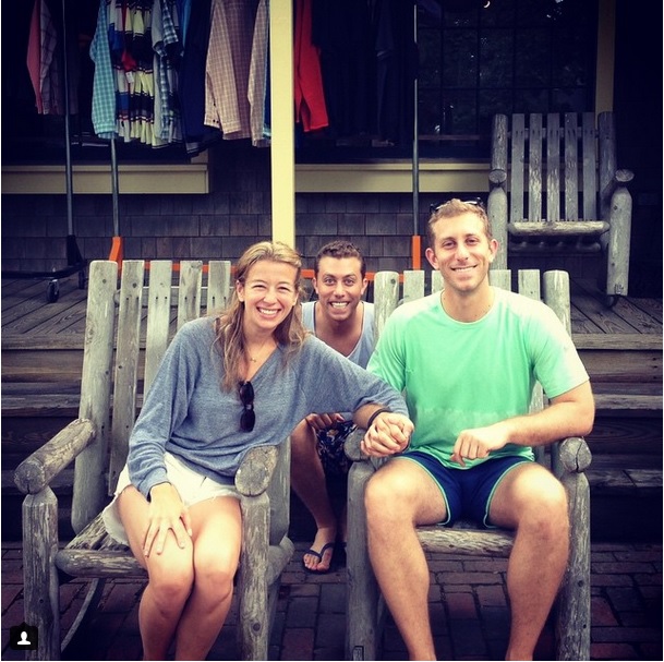 Cel mai viral cont de instagram este al unui tanar care se autointutileaza 