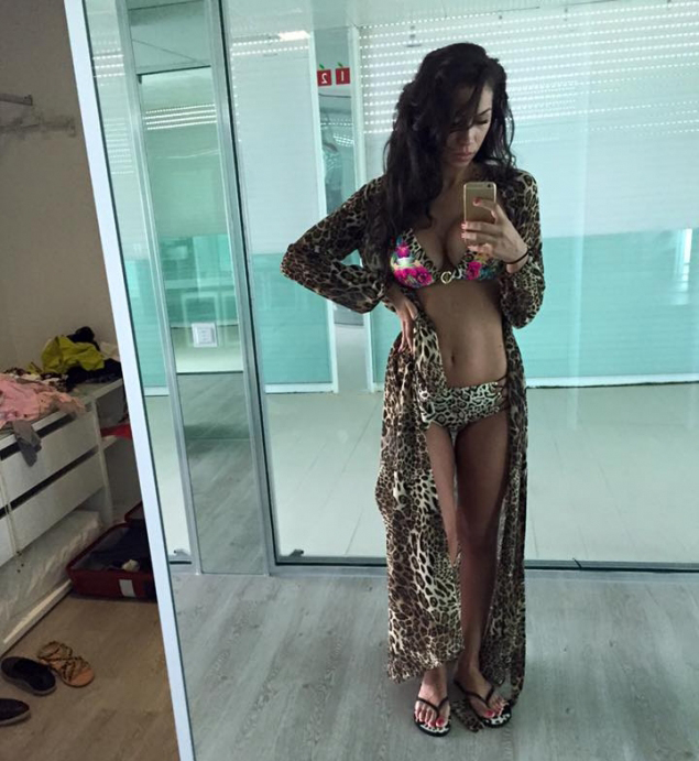 Raluca este o adevarata bomba sexy