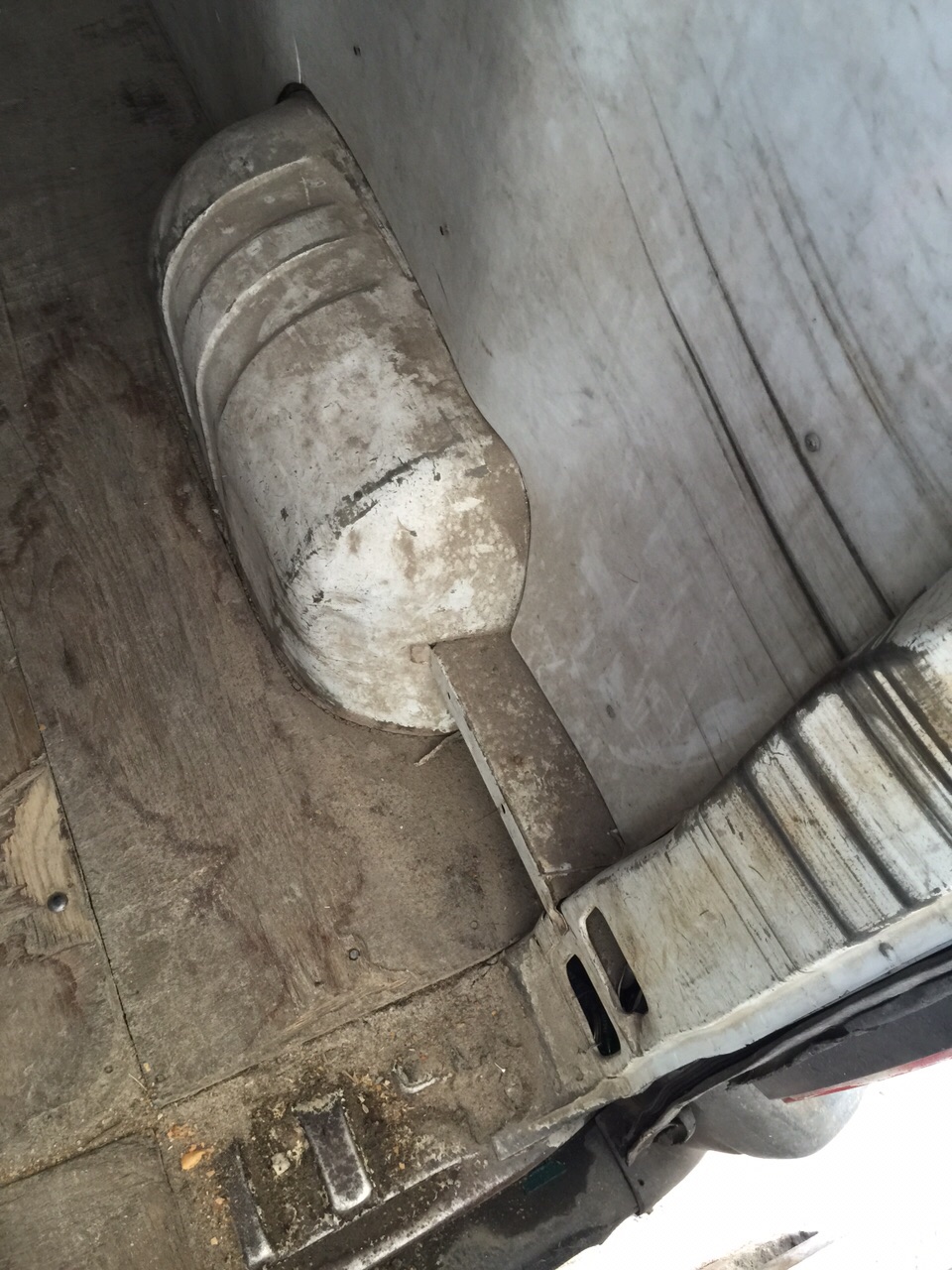 Duba cu care era plimbata painea catre magazine