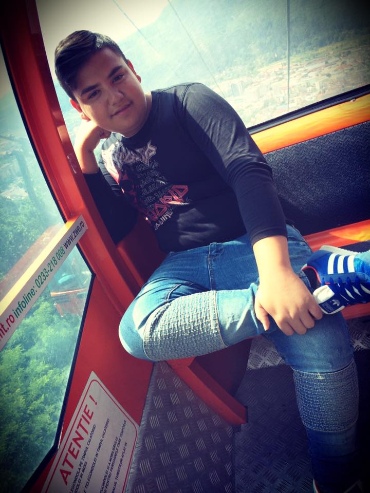 Juniorul lui Adrian Minune a implinit frumoasa varsta de zece ani.