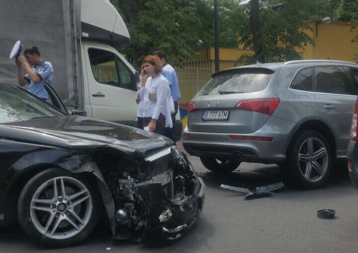 La randul ei, soferita vinovata si-a sunat apropiatii