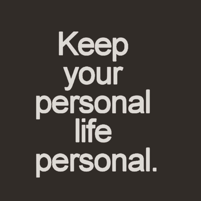 Victor Slav si-a uimit prietenii virtuali cu mesajul postat pe o retea de socializare.