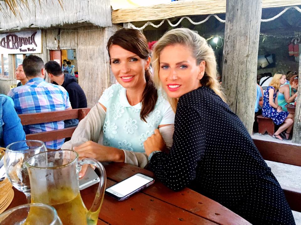 Andreea Banica si nasa ei