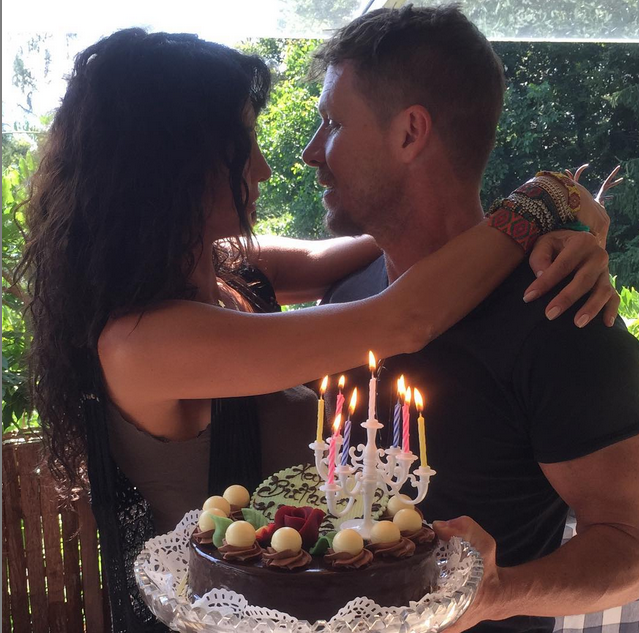 Mihaela a primit un tort de la iubitul ei