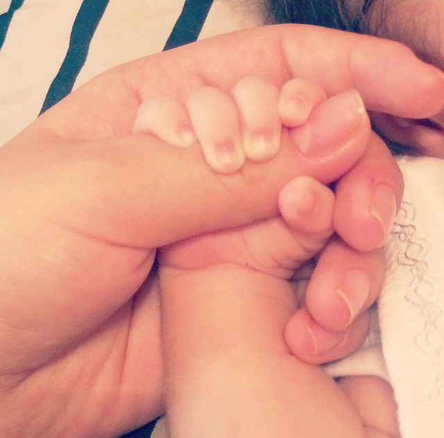 David ii strange un deget Andreei Mantea.