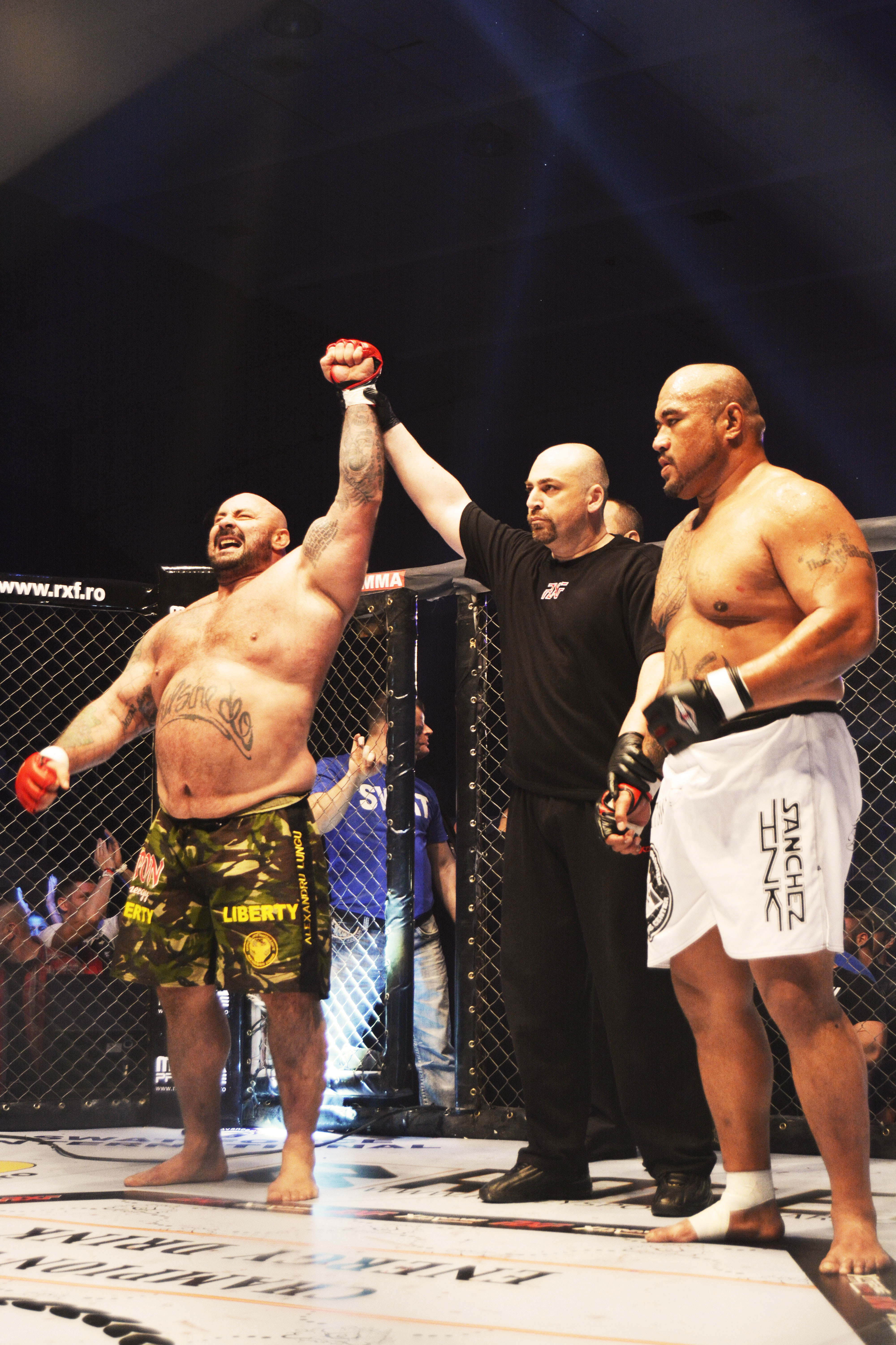 Sandu l-a batut pe Mighty Mo