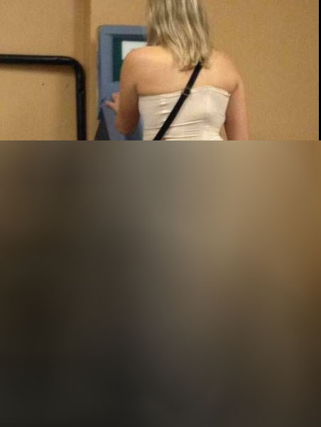 Tanara a socat toti oamenii aflati in preajma bancomatului