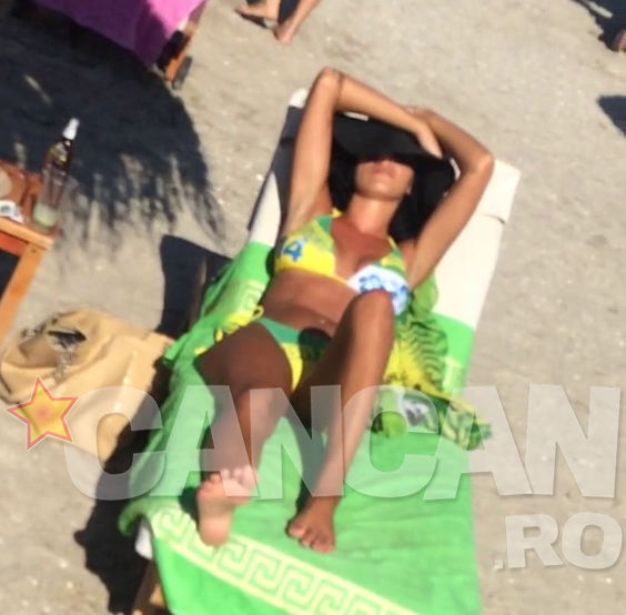 Claudia si-a etalat formele apetisante