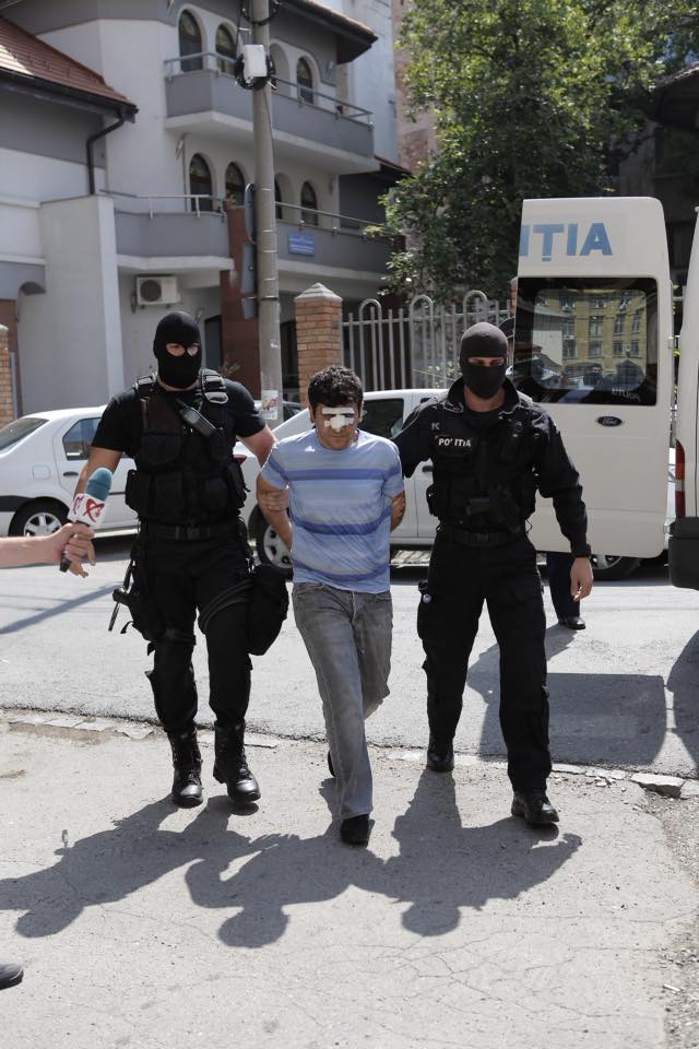 Turcul Atas insotit de mascati