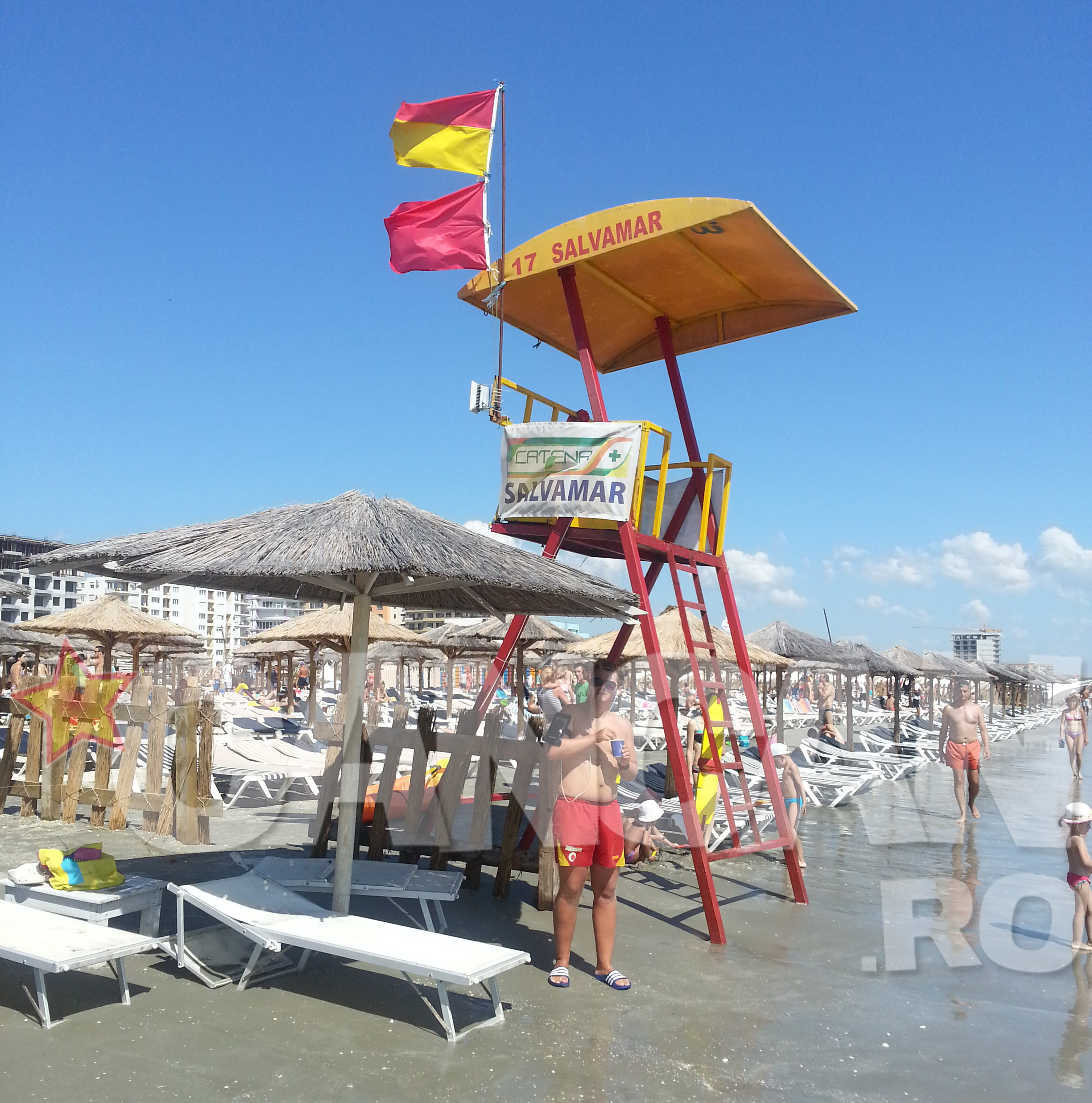 Pe litoral a fost arborat steagul rosu