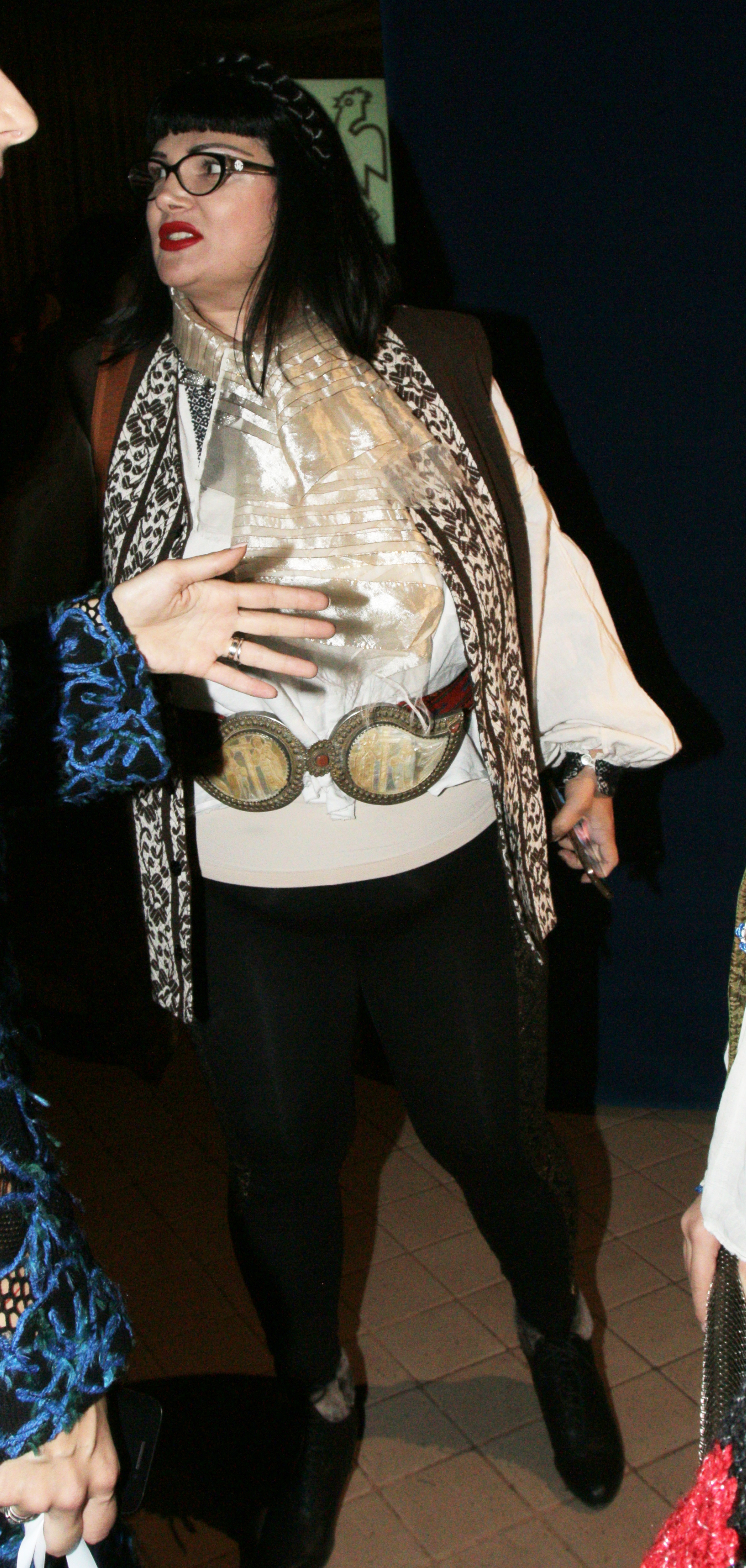 Desi nu are o silueta de invidiat, soprana imbraca doar haine mulate