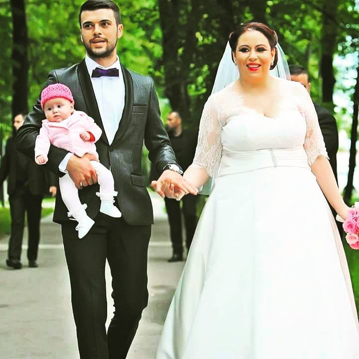 Oana Roman, alaturi de sotul ei si fetita lor