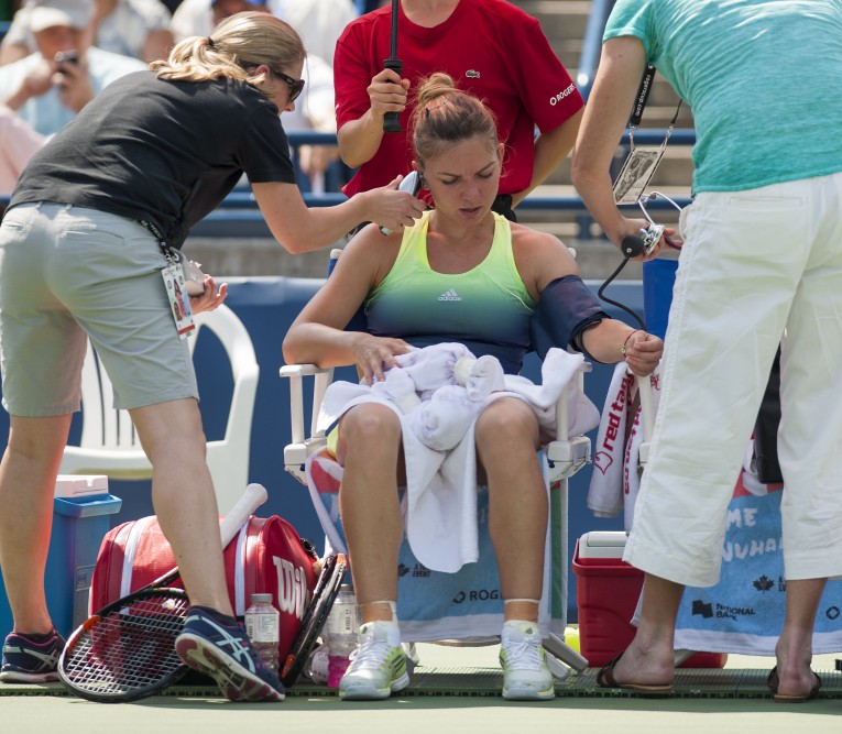 La Toronto, Halep a avut nevoie de ingrijiri medicale