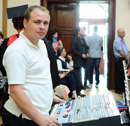 Barbatul ce este ruda cu victima.