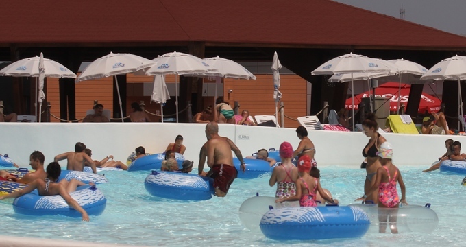 Strandurile au fost luate cu asalt de bucuresteni