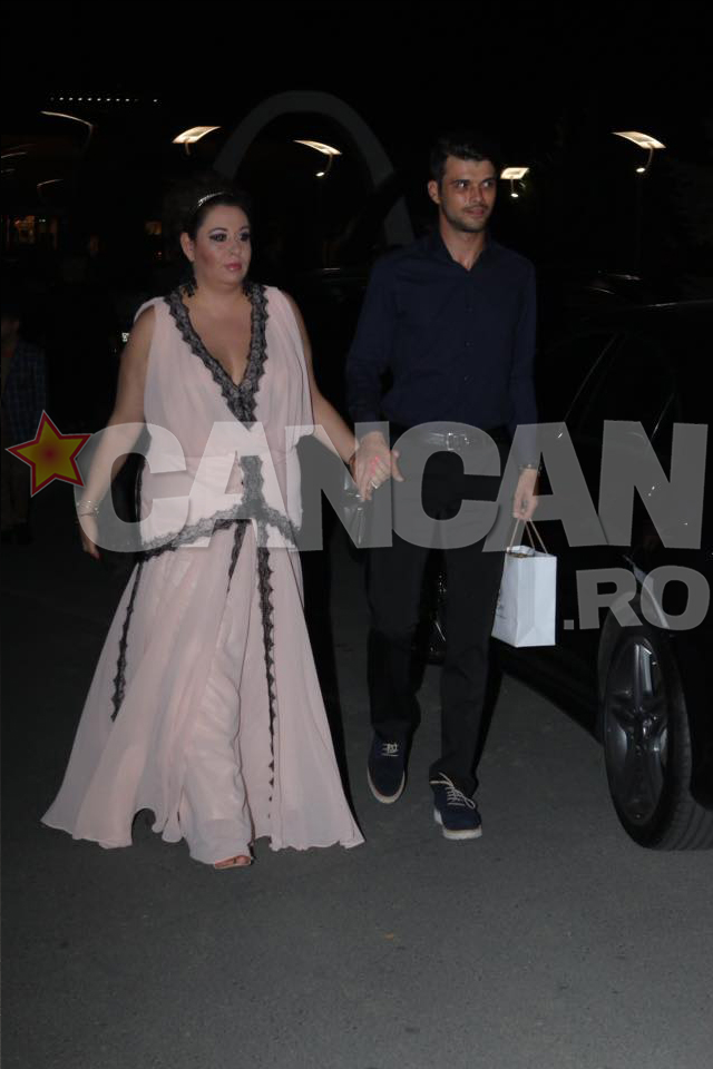 Oana Roman a ales o tinuta gresita