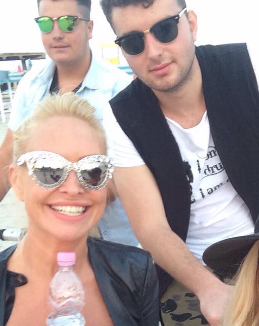 Victoras, alaturi de Vica Blochina