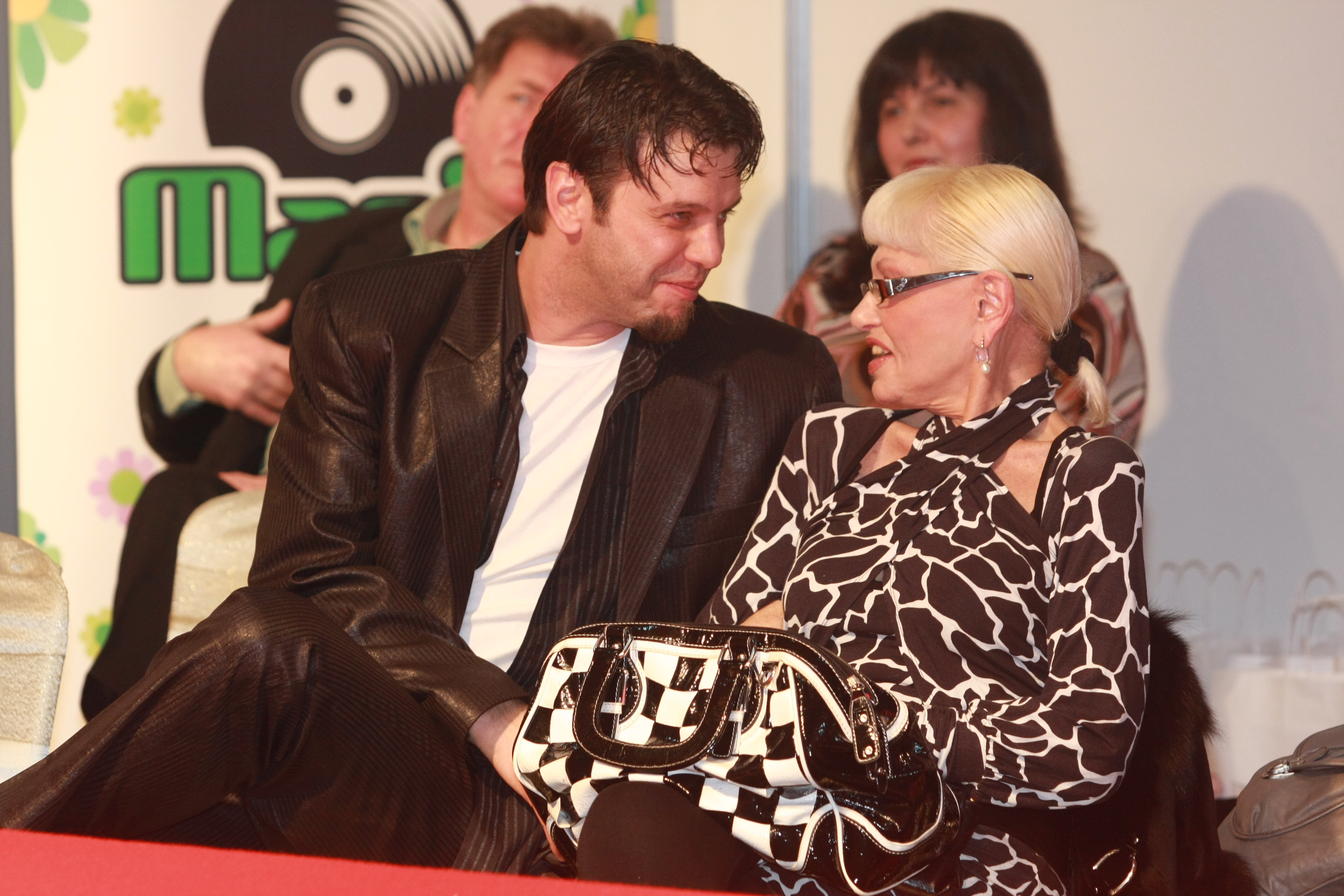 Israela si Liviu formeaza un cuplu de sase ani si sunt indragostiti la fel ca-n prima zi