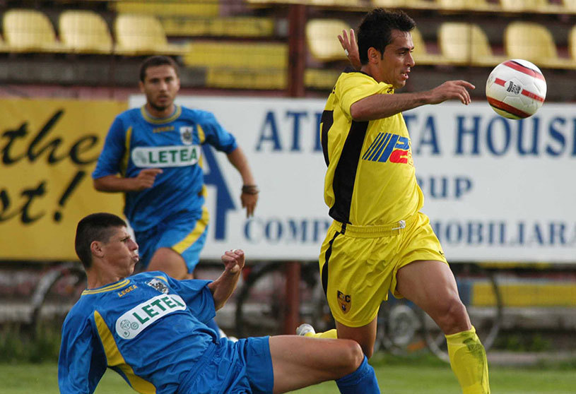 Florin Ganea (in albastru)