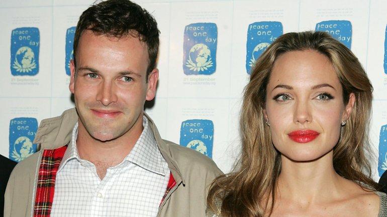 Angelina Jolie si Jonny Lee Miller