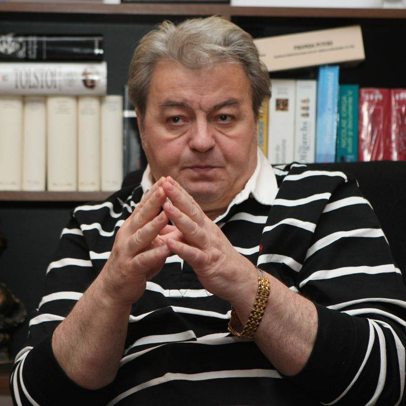 Vadim Tudor era o persoană foarte credincioasă, motiv pentru care a ales să aducă un tablou cu chipul lui Arsenie Boca