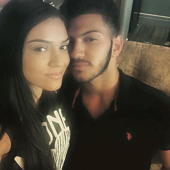 Carmen are o relatie cu Ahmed, in prezent