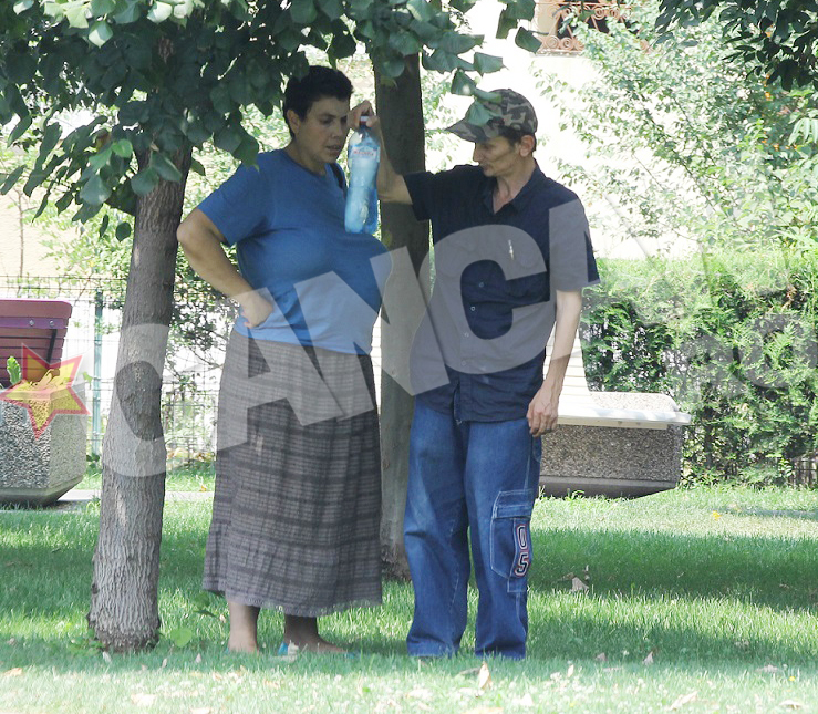 Ioana Tufaru si iubitul ei isi petrec zilele pe strazi